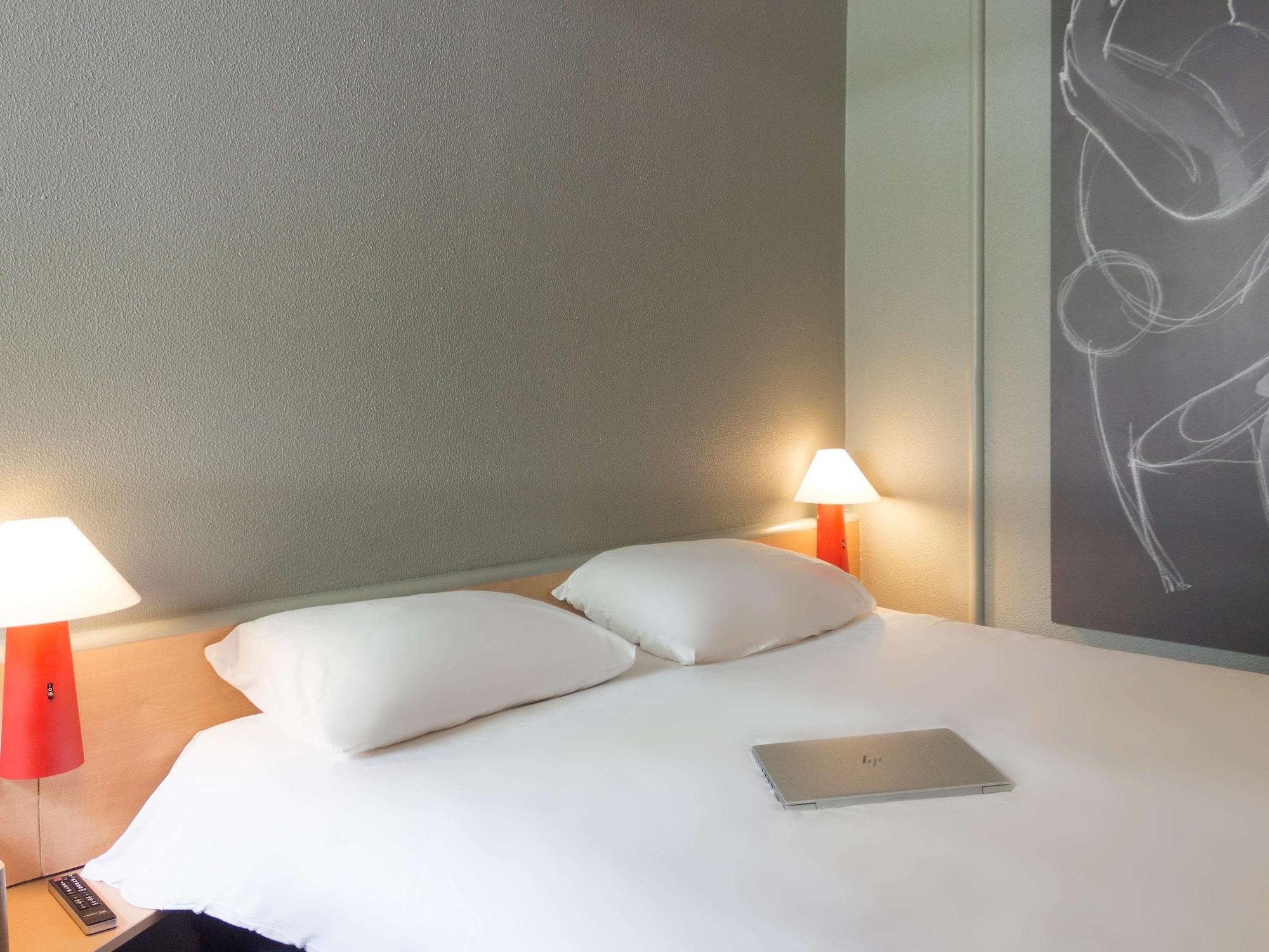 Ibis Dieppe Le Val Druel Exterior photo