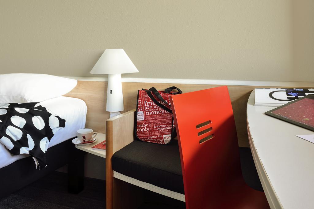 Ibis Dieppe Le Val Druel Exterior photo